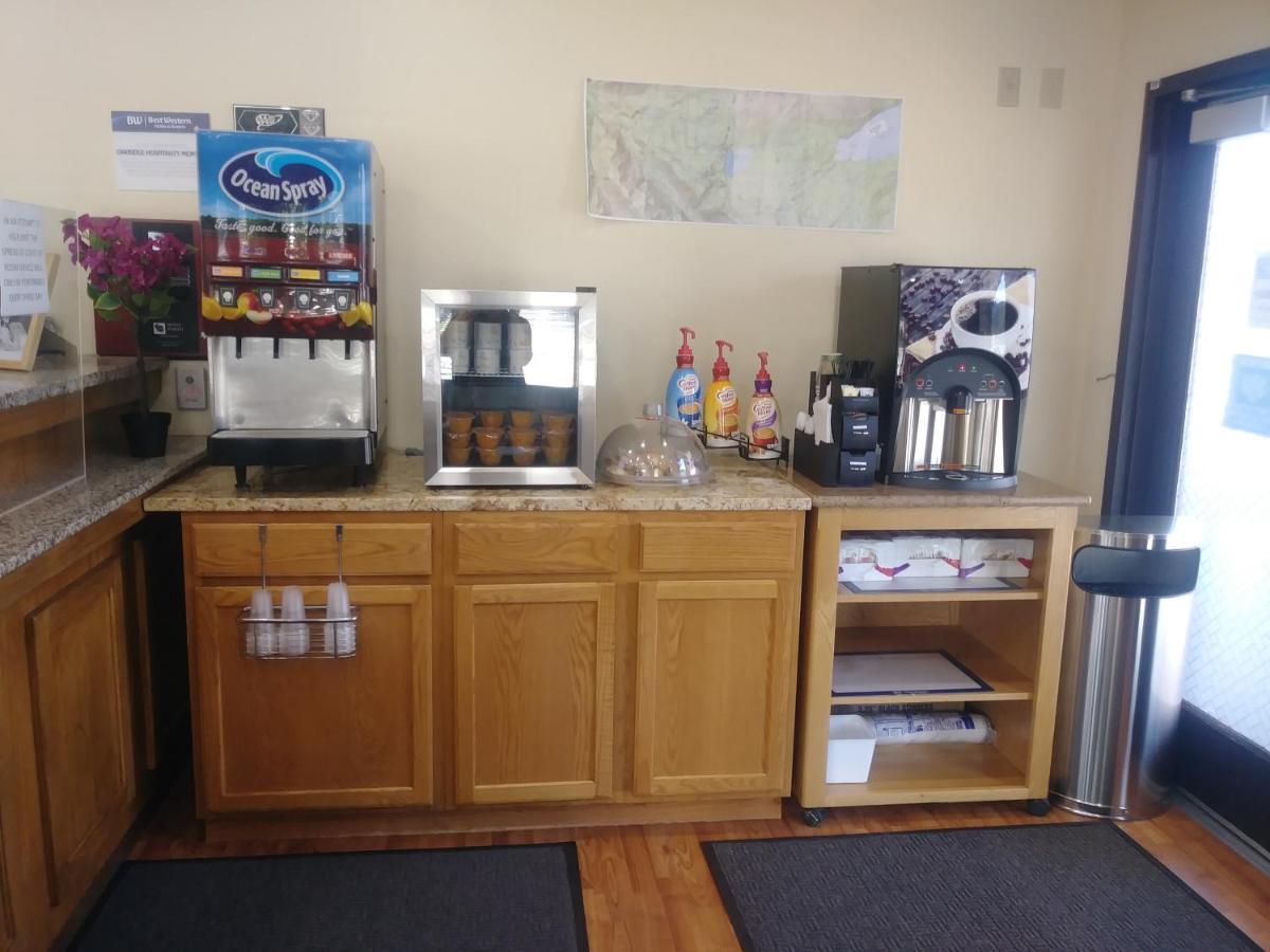 Oakridge Inn & Suites エクステリア 写真