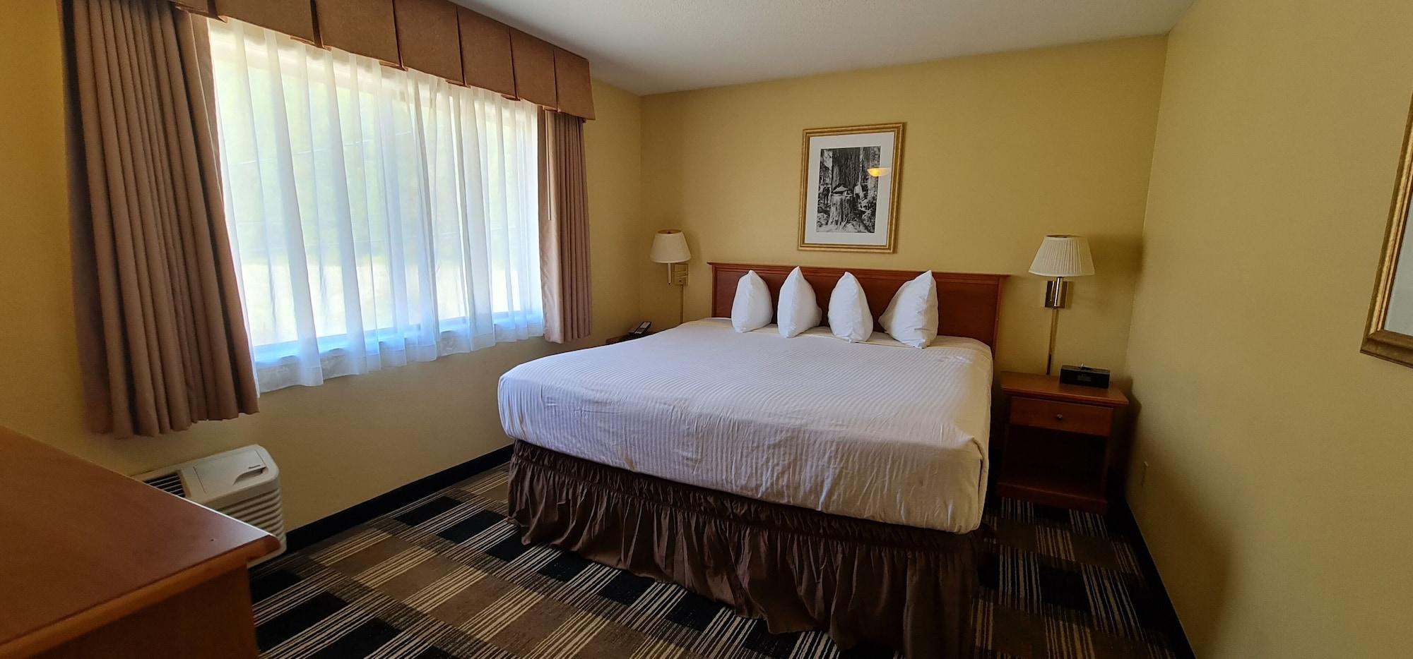 Oakridge Inn & Suites エクステリア 写真