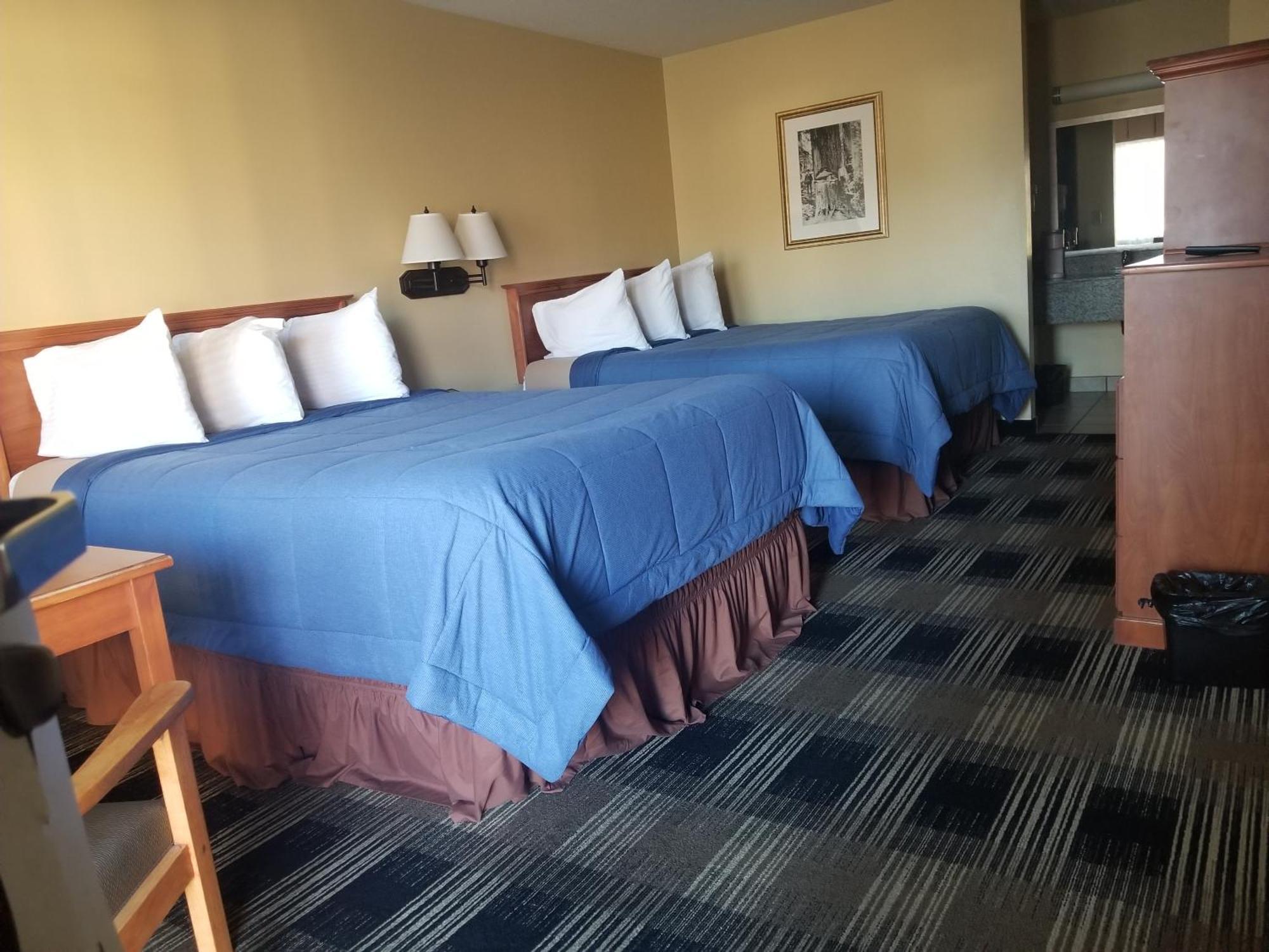 Oakridge Inn & Suites エクステリア 写真