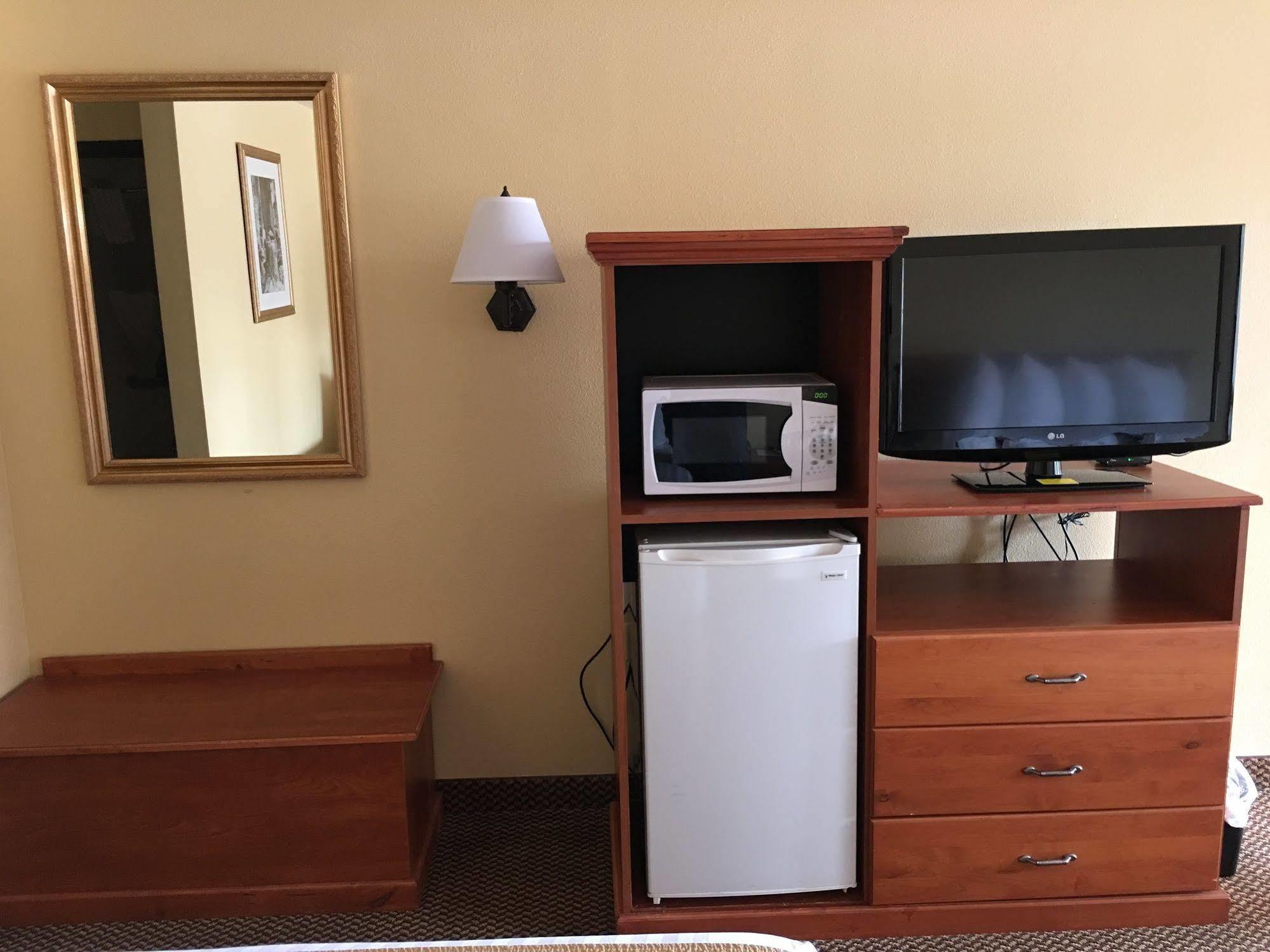 Oakridge Inn & Suites エクステリア 写真