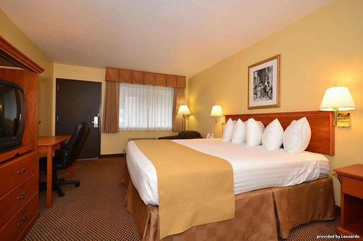 Oakridge Inn & Suites 部屋 写真